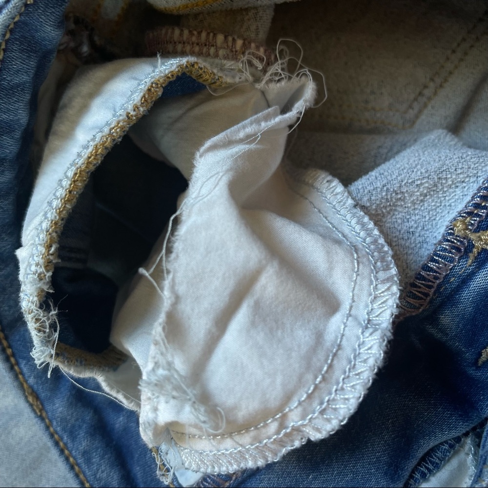 Universal Thread Distressed Thread Jeans Size 6 / 28R - Picture 6 of 12